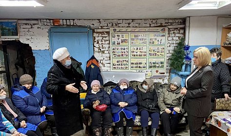 Татьяна Казармщикова поздравила работников ЖКХ